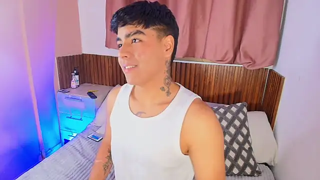 kiing azahell online show from February 8, 12:03 am