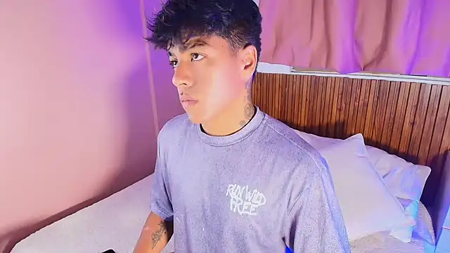 kiing azahell online show from April 5, 2:42 am