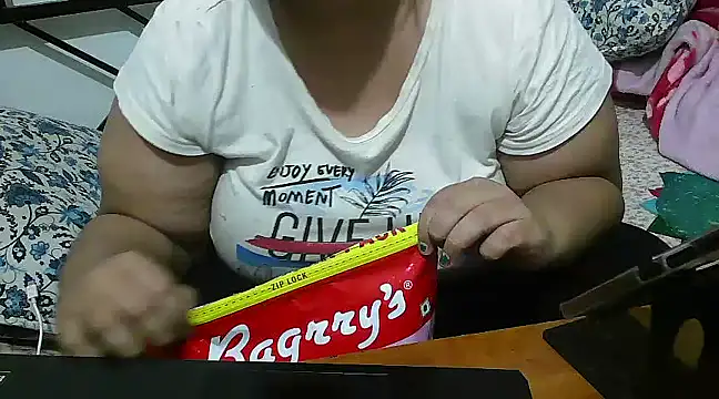 Queen of boobs01 online show from February 1, 6:40 pm