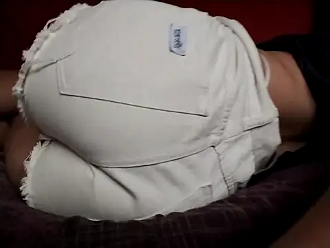 Snapshot of Cloeegoth chatting on March 22, 3:42 pm Cloeegoth online show from March 22, 3:42 pm