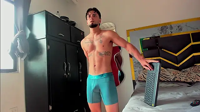 MattDevon online show from November 11, 6:41 pm