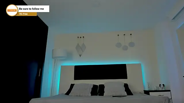 MattDevon online show from December 18, 4:40 am