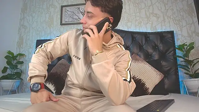 MattDevon online show from February 13, 4:08 am