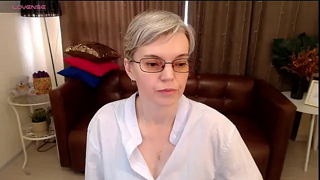 Cutie Erikaa1 online show from March 6, 5:35 am