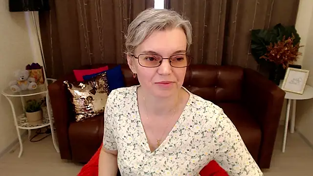 Cutie Erikaa1 online show from March 14, 5:27 am