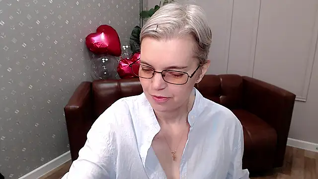 Cutie Erikaa1 online show from February 19, 2:18 am