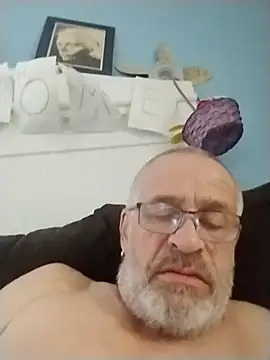 geilerschwanz64 online show from October 3, 3:03 am