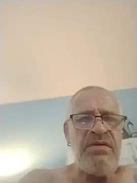 Snapshot of geilerschwanz64 chatting on June 21, 3:42 am geilerschwanz64 online show from June 21, 3:42 am