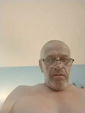 Snapshot of geilerschwanz64 chatting on July 4, 10:10 am geilerschwanz64 online show from July 4, 10:10 am