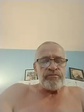 Snapshot of geilerschwanz64 chatting on July 18, 7:12 am geilerschwanz64 online show from July 18, 7:12 am