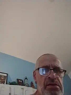 Snapshot of geilerschwanz64 chatting on July 22, 10:12 pm geilerschwanz64 online show from July 22, 10:12 pm