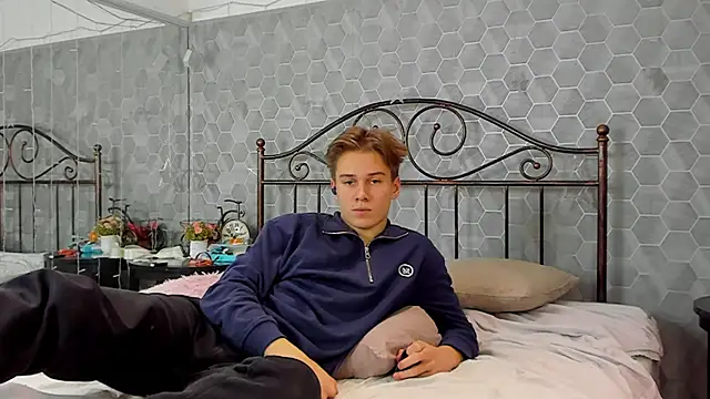 Snapshot of Marcus_Swampov chatting on December 9, 11:15 am Marcus Swampov online show from December 9, 11:15 am