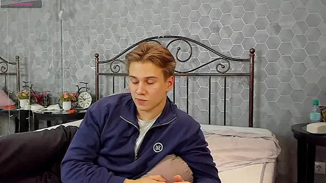 Snapshot of Marcus_Swampov chatting on December 12, 6:03 am Marcus Swampov online show from December 12, 6:03 am