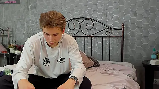 Snapshot of Marcus_Swampov chatting on December 12, 9:08 am Marcus Swampov online show from December 12, 9:08 am