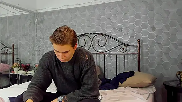 Snapshot of Marcus_Swampov chatting on December 19, 11:35 pm Marcus Swampov online show from December 19, 11:35 pm