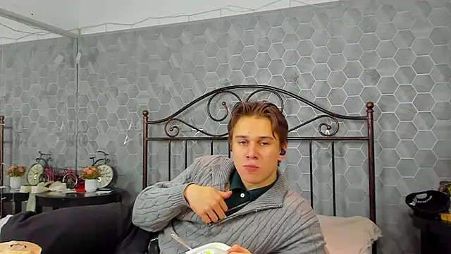 Snapshot of Marcus_Swampov chatting on January 12, 4:42 am Marcus Swampov online show from January 12, 4:42 am