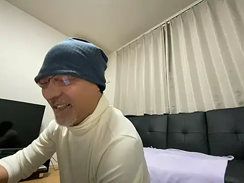 Snapshot of Grandpa29hijii chatting on March 1, 1:13 pm Grandpa29hijii online show from March 1, 1:13 pm