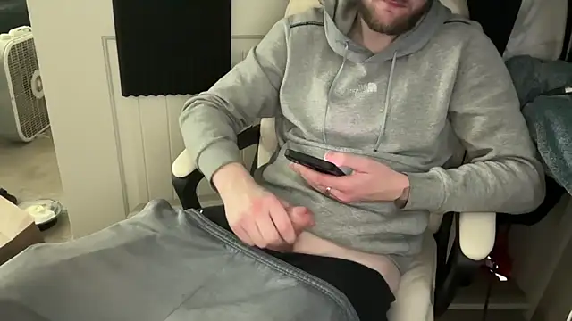 Snapshot of LoveItAllxHnH chatting on February 7, 6:55 pm LoveItAllxHnH online show from February 7, 6:55 pm