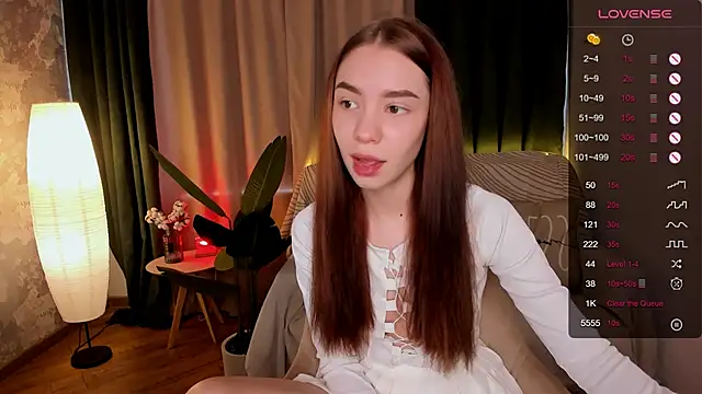 Snapshot of MilliBrown_ chatting on March 8, 8:33 am MilliBrown online show from March 8, 8:33 am