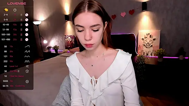 Snapshot of MilliBrown_ chatting on September 12, 8:14 am MilliBrown online show from September 12, 8:14 am