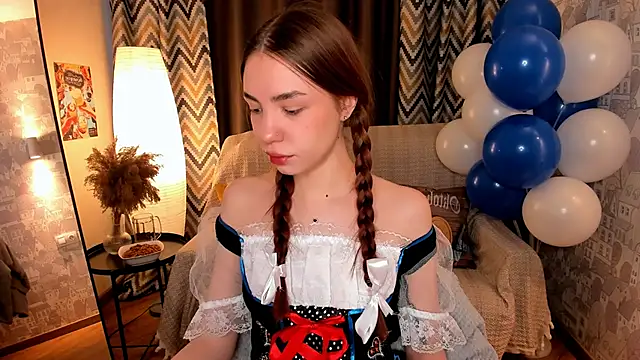 Snapshot of MilliBrown_ chatting on September 20, 6:14 am MilliBrown online show from September 20, 6:14 am