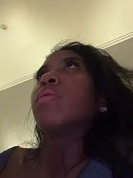 IamCrystal2 online show from December 11, 1:26 am