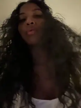 IamCrystal2 online show from December 15, 5:10 pm