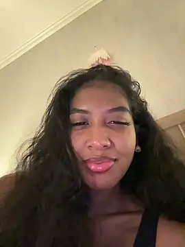 IamCrystal2 online show from December 16, 11:07 pm