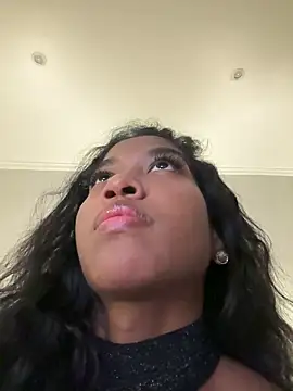 IamCrystal2 online show from December 17, 8:32 pm