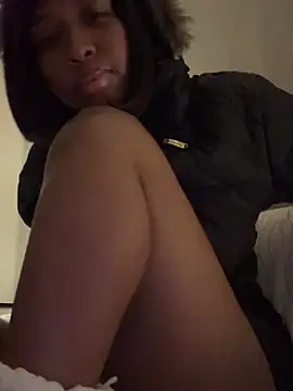 IamCrystal2 online show from December 29, 9:20 pm