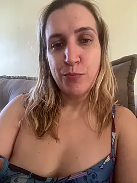 Snapshot of Bia_sexynovaes chatting on May 27, 2:03 pm Bia sexynovaes online show from May 27, 2:03 pm