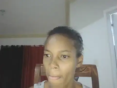 Snapshot of adele-33 chatting on February 9, 3:43 am adele-33 online show from February 9, 3:43 am