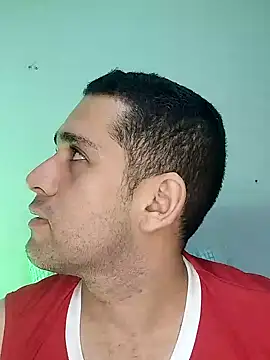 Snapshot of CRISTHIAN_GREY01 chatting on December 3, 6:04 am CRISTHIAN GREY01 online show from December 3, 6:04 am