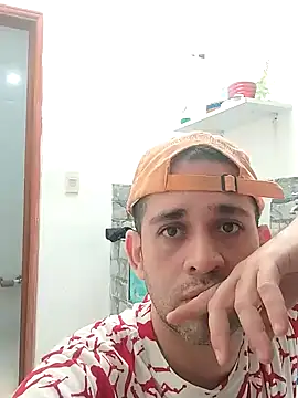 Snapshot of CRISTHIAN_GREY01 chatting on December 22, 5:21 pm CRISTHIAN GREY01 online show from December 22, 5:21 pm