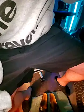 One Dave darbi96 online show from December 16, 5:29 pm