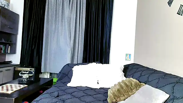 snowpanter online show from December 10, 9:11 pm