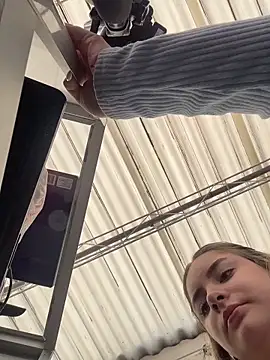 imlindapink online show from March 27, 5:01 pm