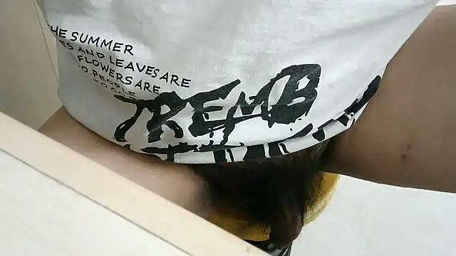 XiaoGuoGuo284512 online show from October 31, 10:11 pm