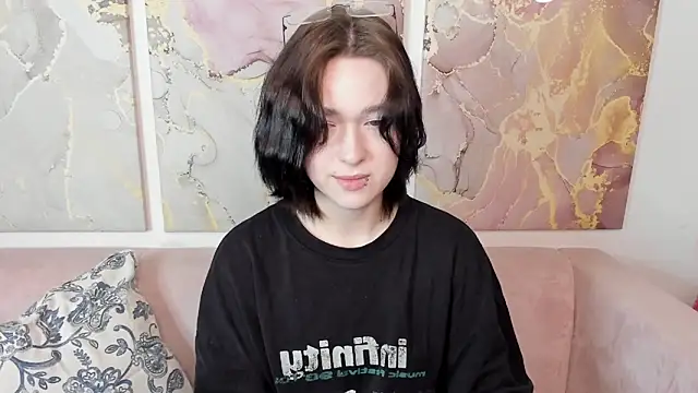 fiamoory online show from June 2, 1:29 am
