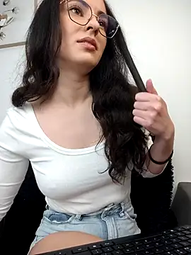 saidaskye online show from April 18, 5:17 pm