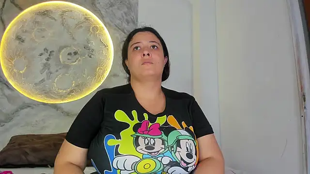 Snapshot of JulietaKane chatting on December 23, 5:05 am JulietaKane online show from December 23, 5:05 am