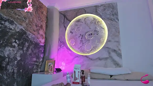 Snapshot of JulietaKane chatting on January 8, 5:43 am JulietaKane online show from January 8, 5:43 am