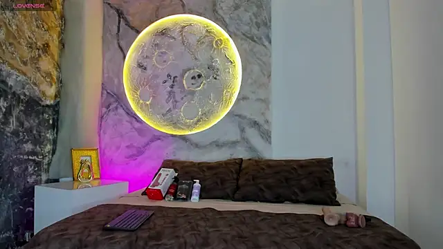 Snapshot of JulietaKane chatting on January 11, 4:06 am JulietaKane online show from January 11, 4:06 am