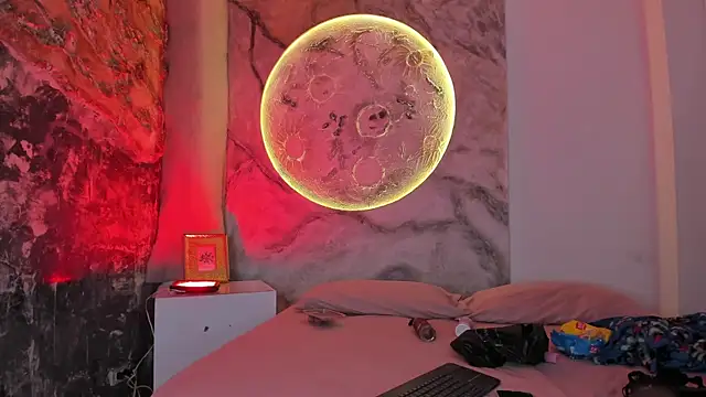 Snapshot of JulietaKane chatting on February 7, 5:00 am JulietaKane online show from February 7, 5:00 am