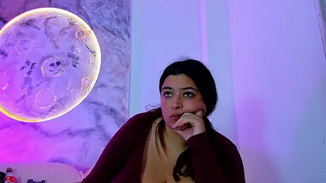 Snapshot of JulietaKane chatting on February 22, 5:30 am JulietaKane online show from February 22, 5:30 am