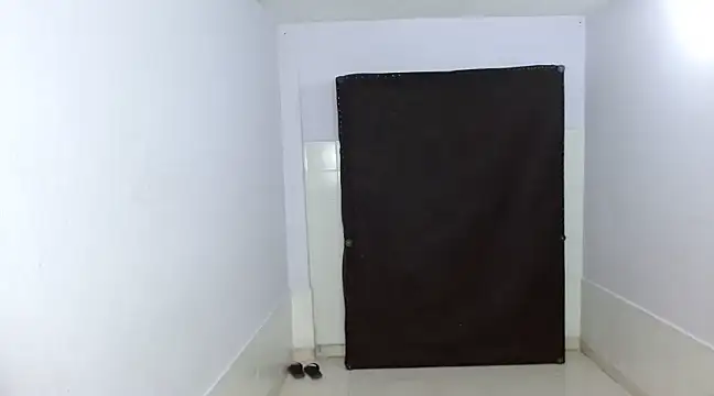 Snapshot of latino_hotxxx chatting on December 7, 4:42 am latino hotxxx online show from December 7, 4:42 am