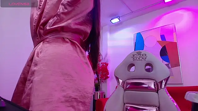 Ema louis  online show from October 19, 12:39 pm