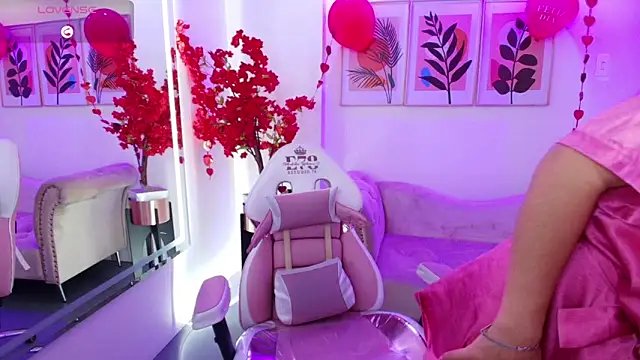 Ema louis  online show from February 14, 12:46 pm