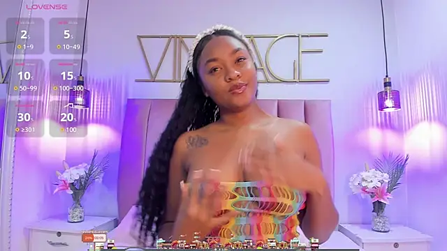 Snapshot of NaomyBaez chatting on December 20, 4:09 am NaomyBaez online show from December 20, 4:09 am