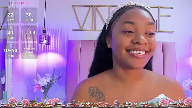 Snapshot of NaomyBaez chatting on December 20, 7:12 am NaomyBaez online show from December 20, 7:12 am